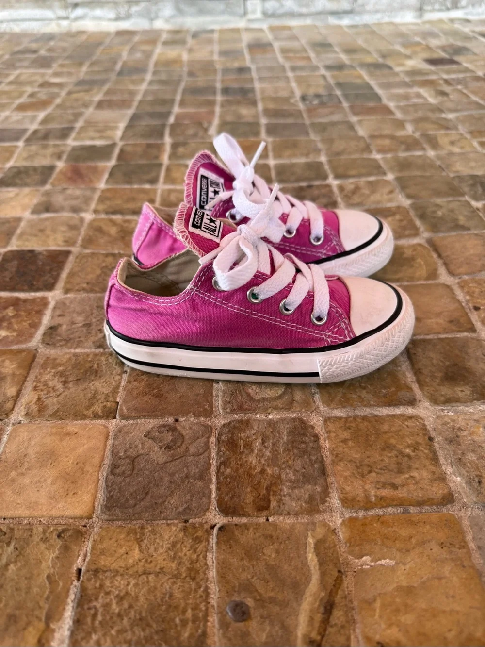 Converse Kids Hot Pink Low-Top Canvas Sneakers